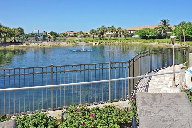 Building Photo - 374 Point Lobos Dr