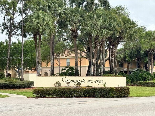 Building Photo - 435 Rainbow Springs Terrace