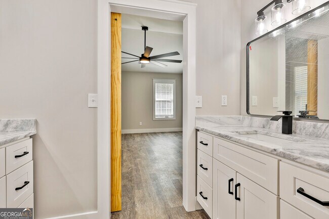 Building Photo - 20 Beaver Ct