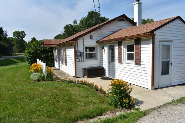 Building Photo - 12790 Dennison Rd