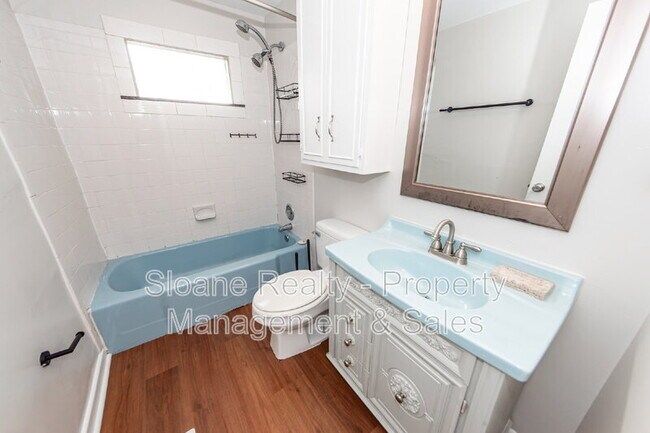 Building Photo - 1520 N Avalon Cir