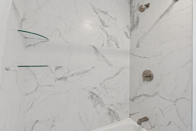 Building Photo - 3 Hoxton Ln