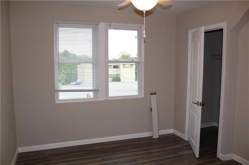 Building Photo - 995 Brodhead Rd