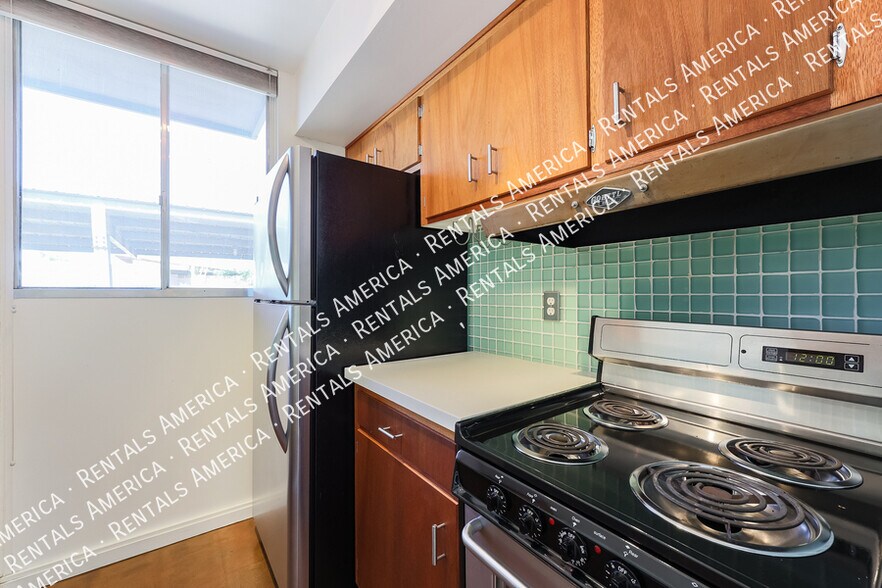 Building Photo - 4202 N 38th St