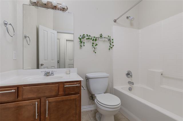 Building Photo - 2300 Castle Creek Dr