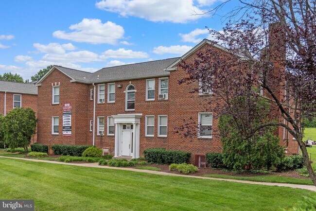 Building Photo - 7611 Eastern Ave NW