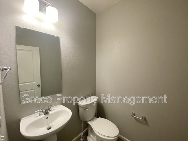 Building Photo - 389 Rodden Dr