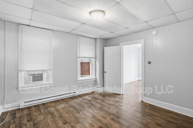 Building Photo - Charming 2-Bedroom Apartment Near Downtown Hagerstown
