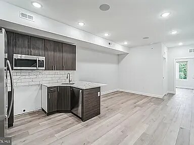 Building Photo - 2212 N Marshall St