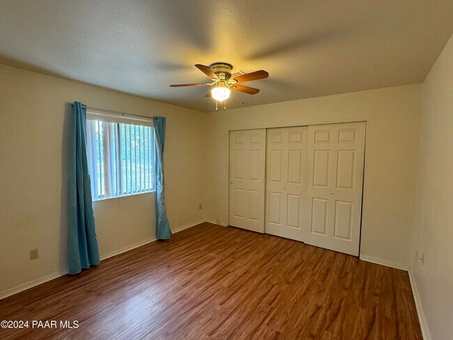 Building Photo - 3284 N Greg Dr