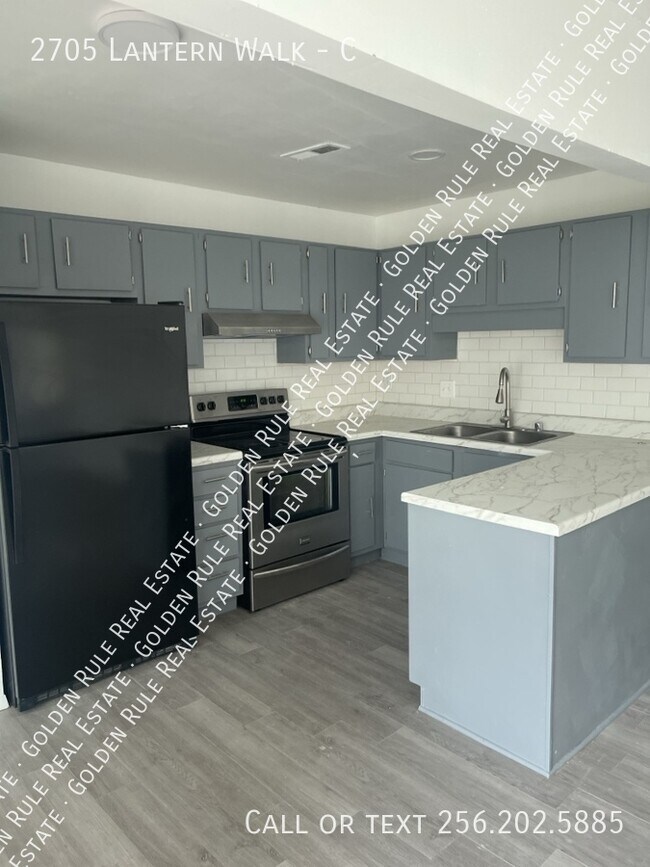 Building Photo - 2705 Lantern Walk SE