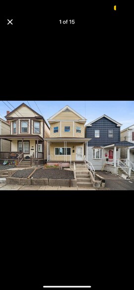 Building Photo - 179 Frank St