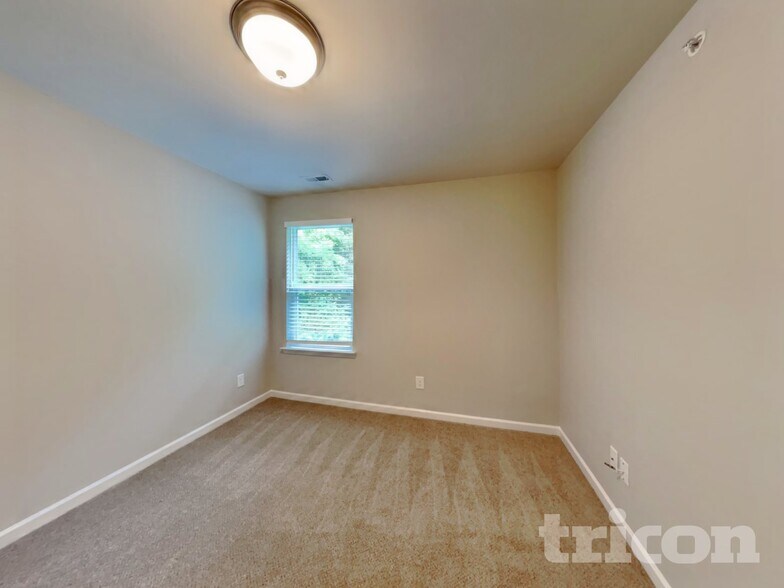 Building Photo - 131 Hickory Station Ln
