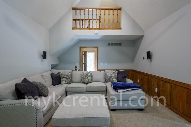 Building Photo - 2024 S Downing St