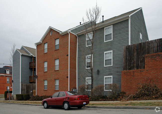 Building Photo - Highland Commons Apartments