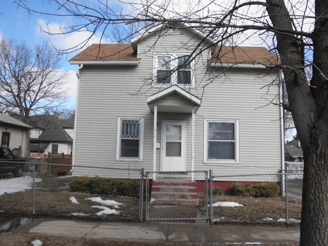 Building Photo - 714 W 3rd St