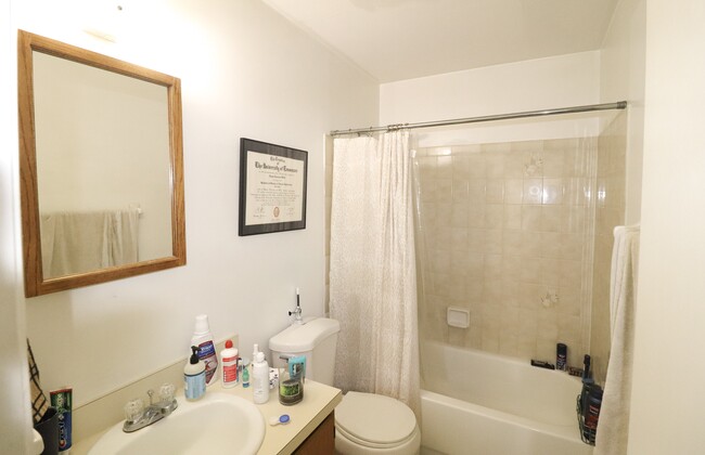 Building Photo - 2300 SW 43rd St