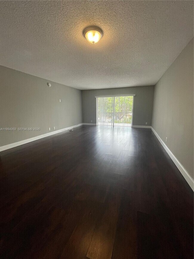 Building Photo - 5961 N Falls Cir Dr