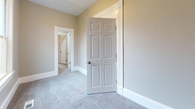 Building Photo - 3218-22 Walton