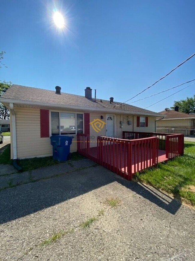 Building Photo - Charming 3-Bedroom Ranch with Detached Gar...