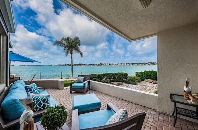 Building Photo - 6105 Bahia Del Mar Cir