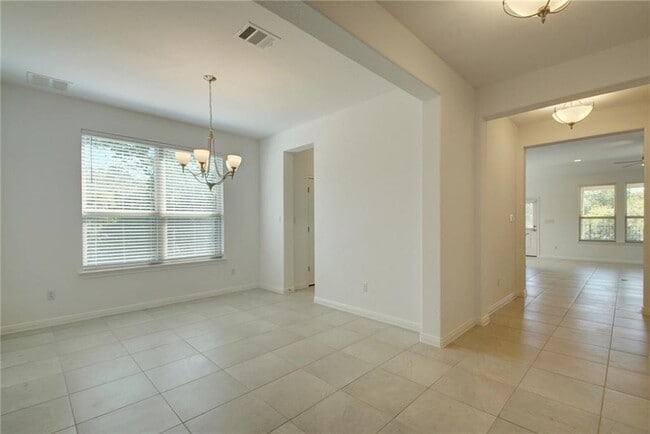 Building Photo - 113 Meadow Wood Cv