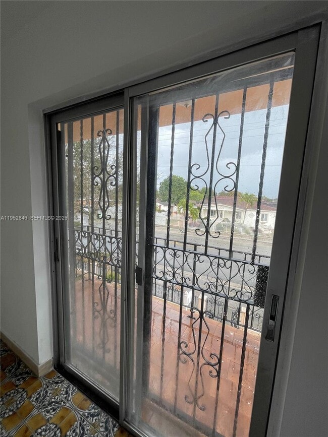 Building Photo - 3500 E 6th Ave