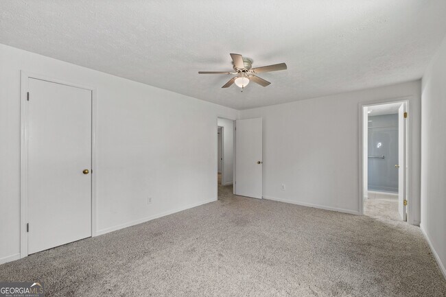 Building Photo - 880 Winfield Ct