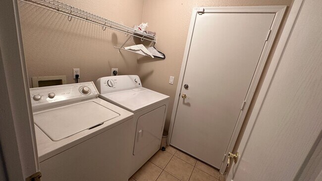 Building Photo - Three Bedroom in Blakeman Ranch!
