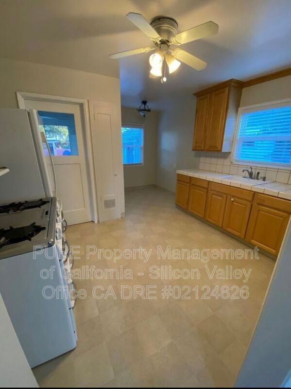 Building Photo - 164 N Murphy Ave