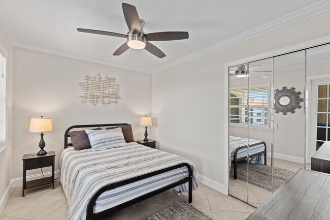 Building Photo - 2871 N Ocean Blvd