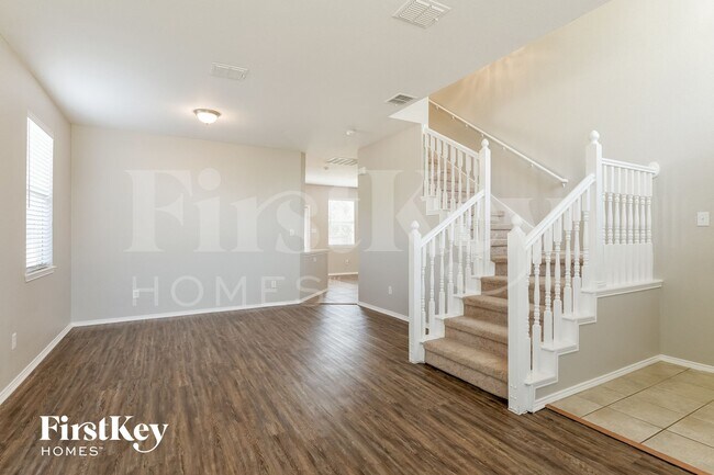 Building Photo - 1412 Pine Ridge Rd