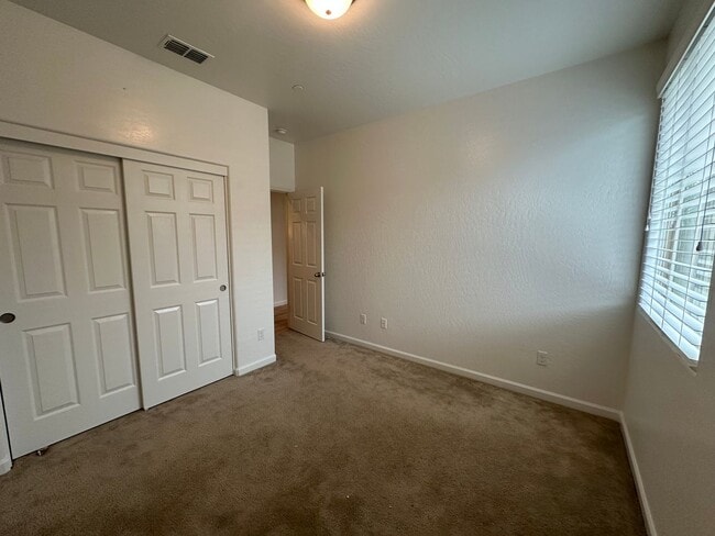 Building Photo - NW Visalia Home Coming Soon!