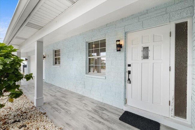 Building Photo - 10001 S Yacht Club Dr