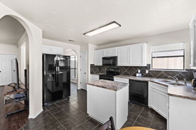 Building Photo - 4109 Maid Marian Cir
