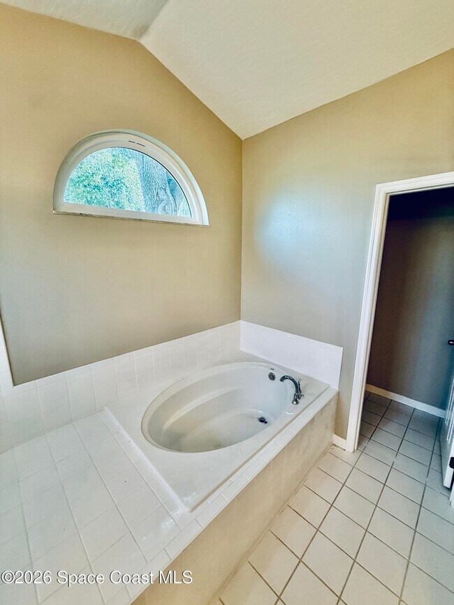 Building Photo - 1686 Rustic Way