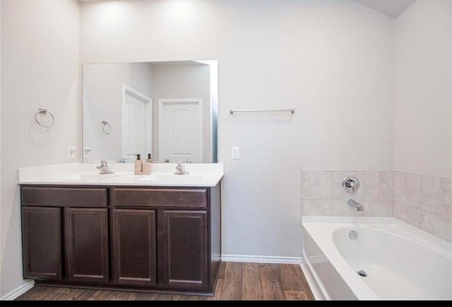 Building Photo - 14114 Riley Creek Ct