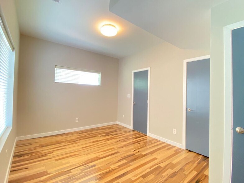 Building Photo - 1566 New St NE