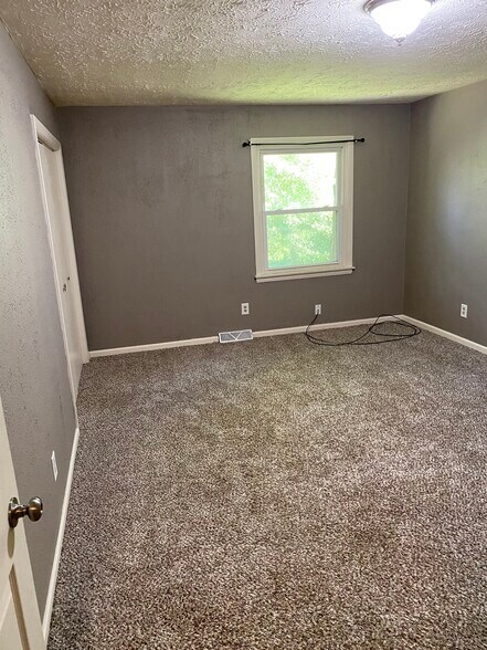 Building Photo - 1385 Emmet St