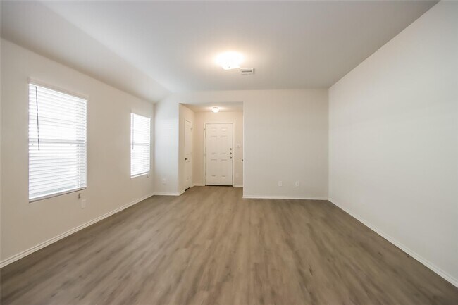 Building Photo - 2808 Briggs Dr