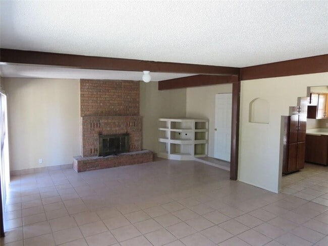 Building Photo - 10533 Champlain St