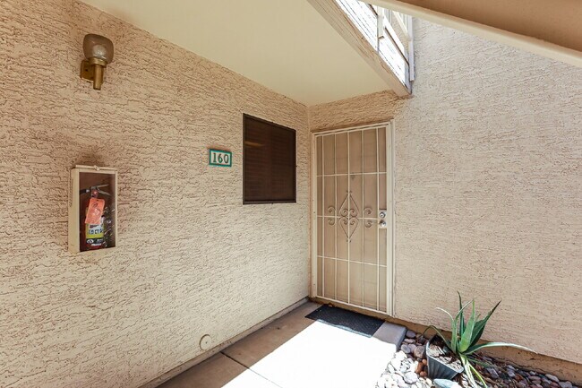 Building Photo - "Cozy & Fully Furnished 1-Bedroom Retreat in Mesa – Your Perfect Home Oasis!"