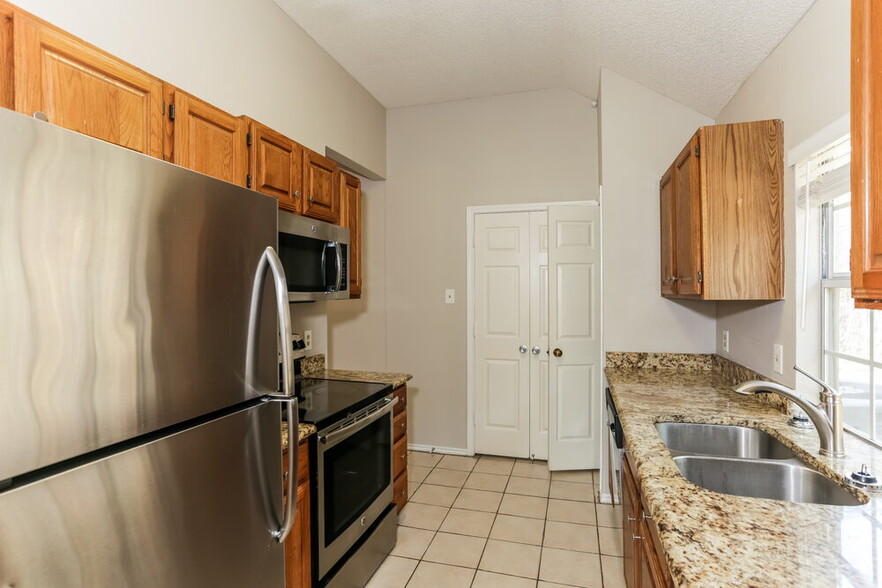 Building Photo - 705 Cross Ridge Cir