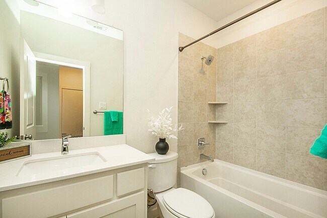 Building Photo - 432 Texas Dr