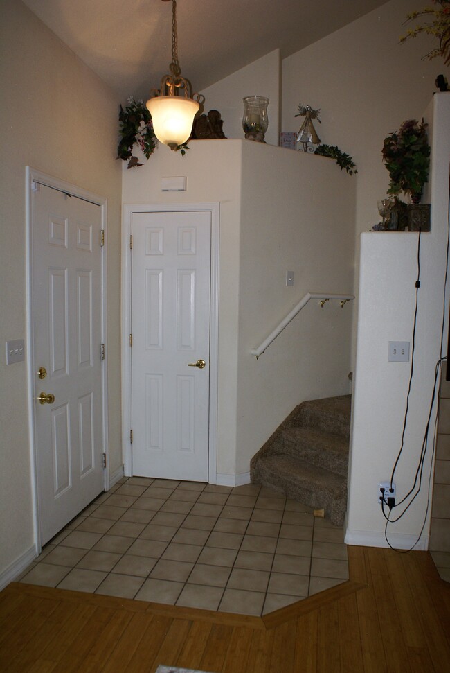 Building Photo - 3245 Chestnut Glen Ln