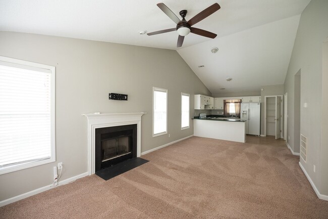 Building Photo - Charming 3 bedroom 2 bath ranch style home in Greensboro with covered front porch!