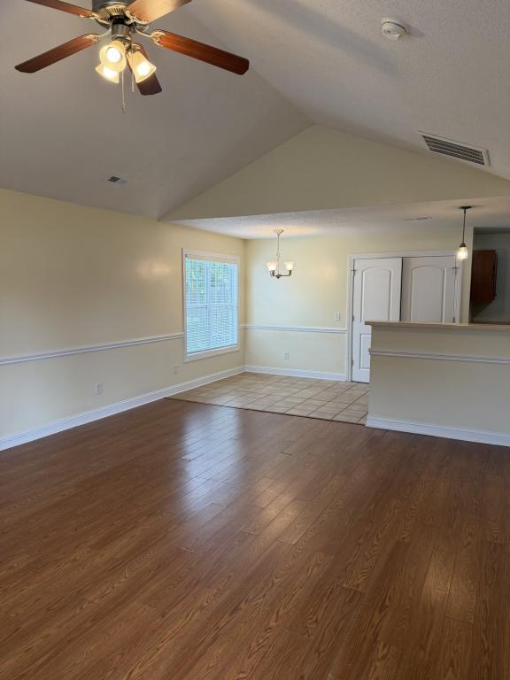 Building Photo - 2556A Saddleback Dr