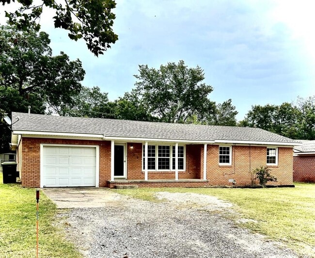Building Photo - 126 N Crown Point Dr