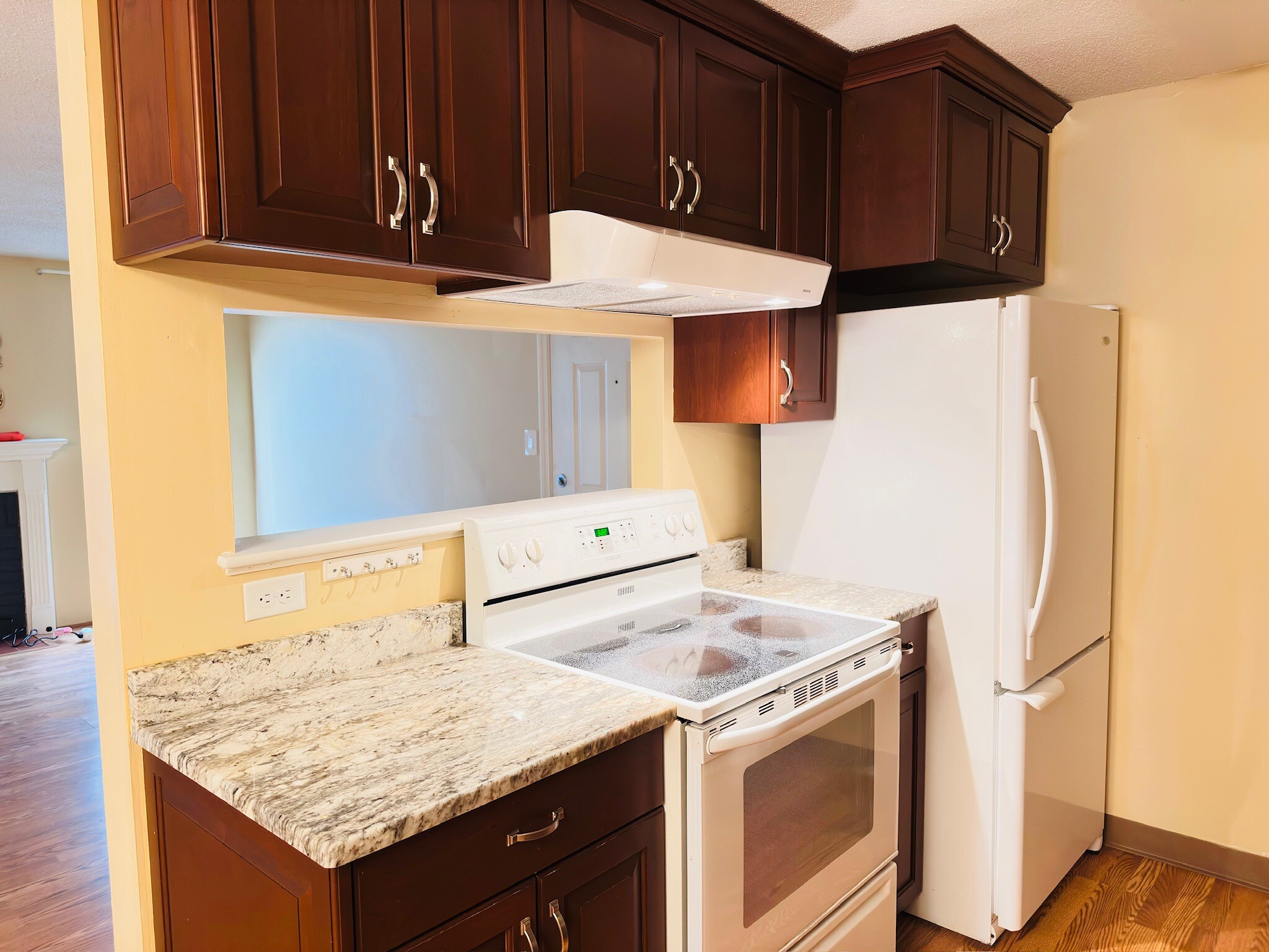 Range - 32 Walden Dr