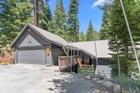 Building Photo - New to the Rental Market! FURNISHED Custom 3 Bdrm Hm w/Garage